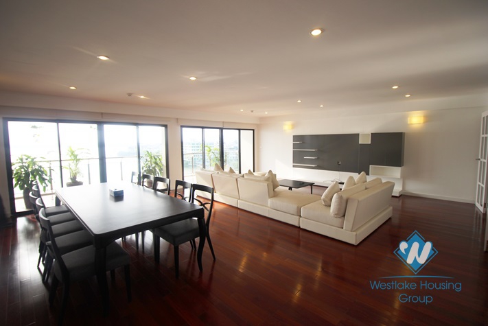 Wonderful apartment with stunning lakeview, nice furniture, outdoor swimming pool and gym